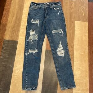 Low rise boyfriend jeans